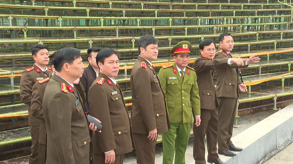 Công an thành phố Huế khảo sát tại địa điểm diễn ra đêm khai mạc Năm Du lịch quốc gia 2025.