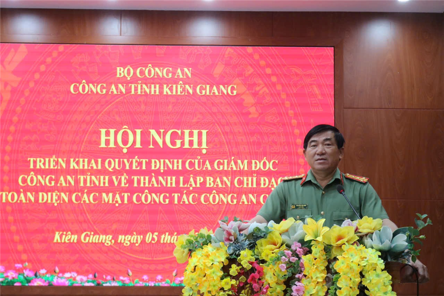 Đại tá Nguyễn Văn Hận, Giám đốc Công an tỉnh phát biểu tại Hội nghị.