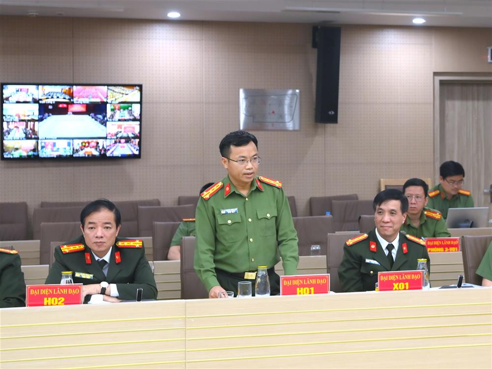 Các đại biểu phát biểu tại Hội nghị.