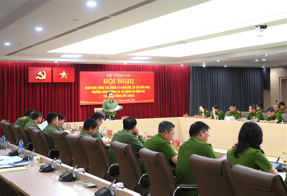 Thứ trưởng Lê Văn Tuyến phát biểu chỉ đạo tại Hội nghị.