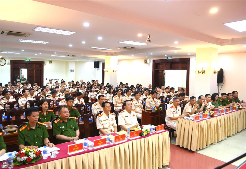 Các đại biểu dự Hội nghị.