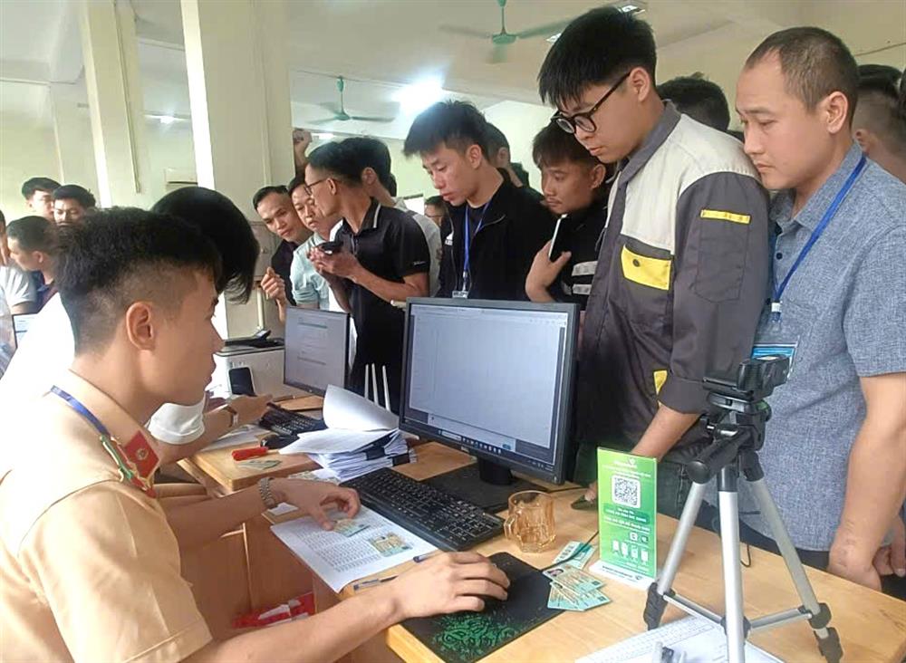 Bàn đón tiếp các học viên