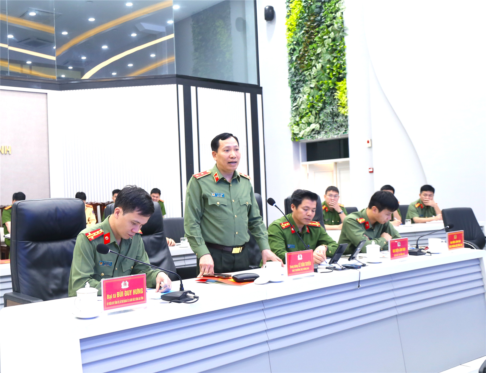 Thứ trưởng Lê Văn Tuyến phát biểu tại buổi làm việc.