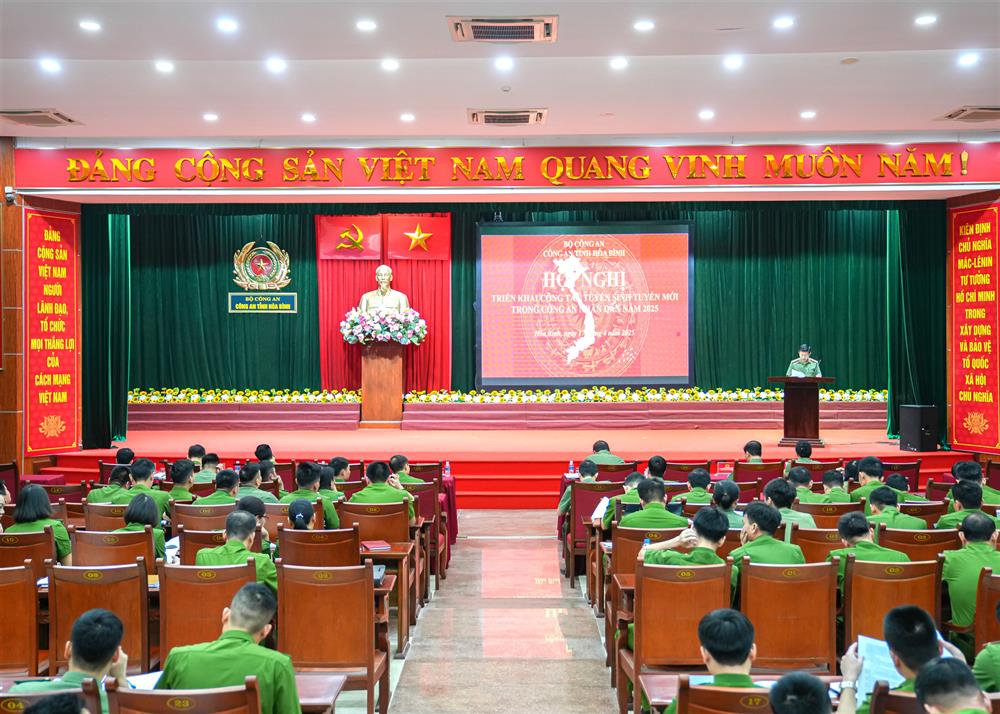 Toàn cảnh Hội nghị.