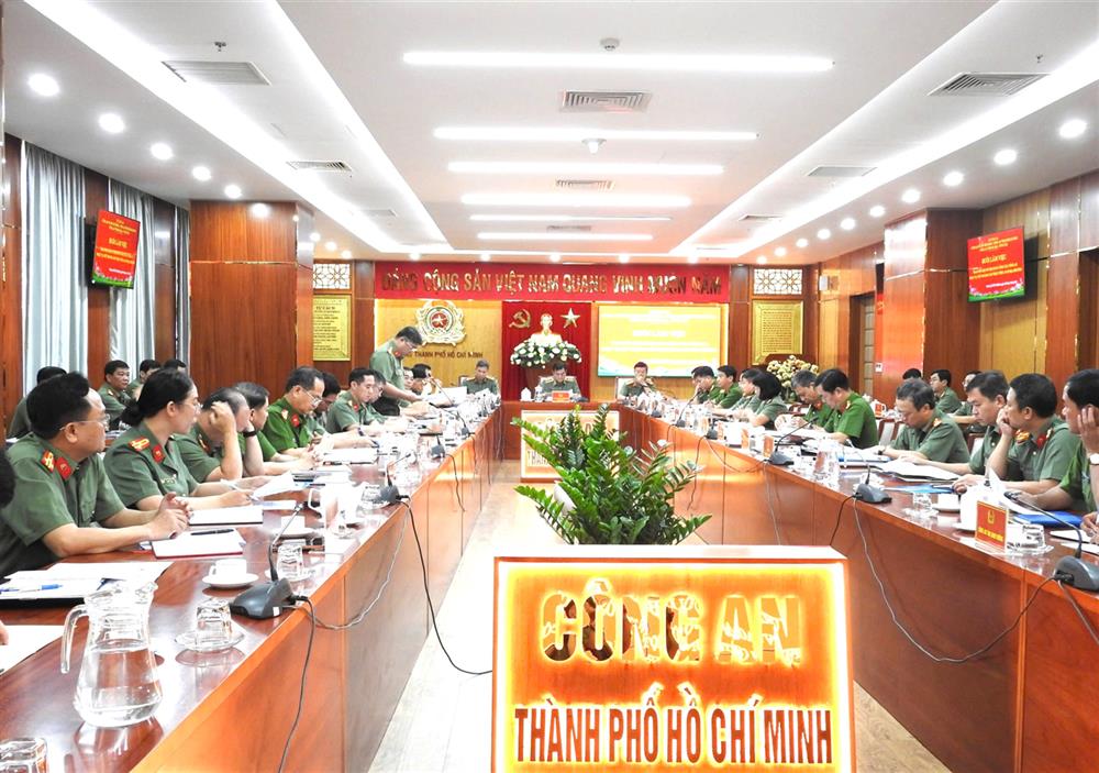 Toàn cảnh buổi làm việc.