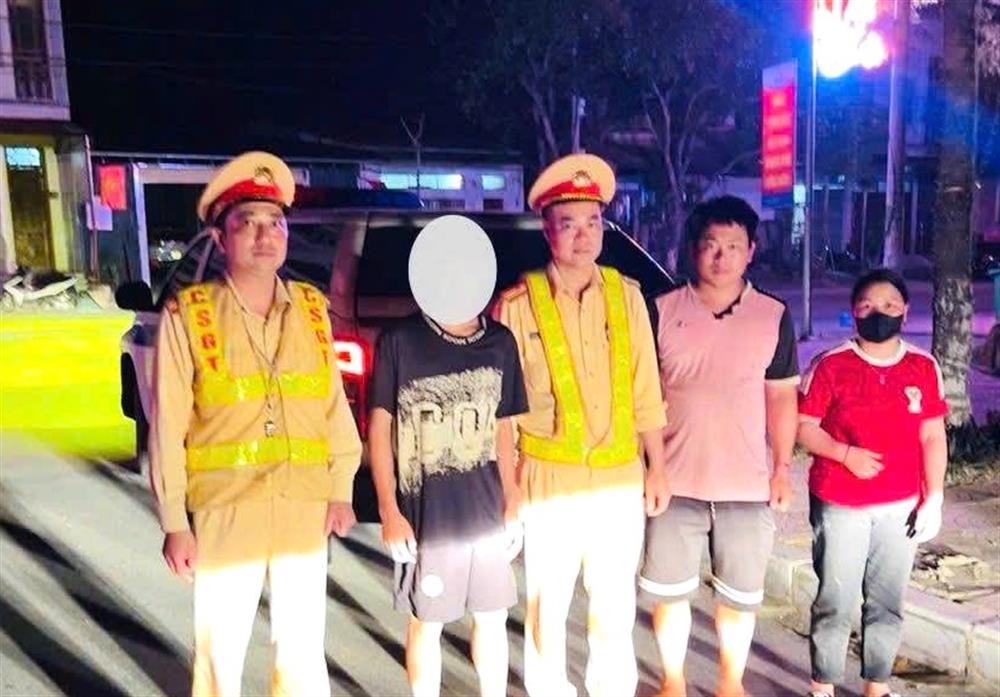 Em H.N.B.C được Tổ công tác đưa về với gia đình an toàn.