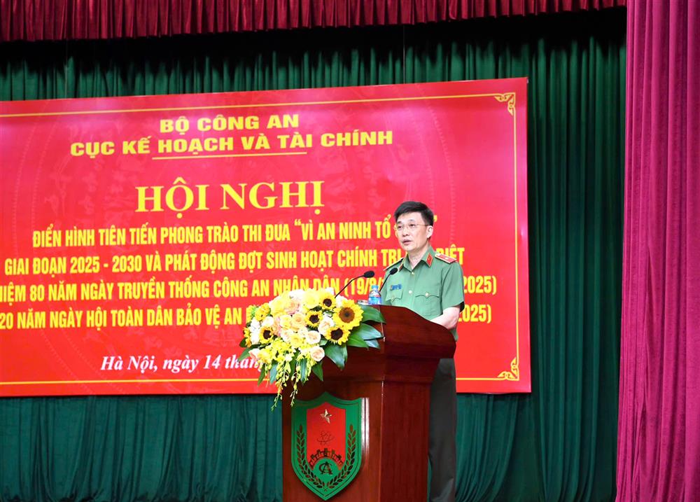 Thiếu tướng Phạm Trường Giang, Cục trưởng Cục Kế hoạch và Tài chính phát biểu tại Hội nghị,