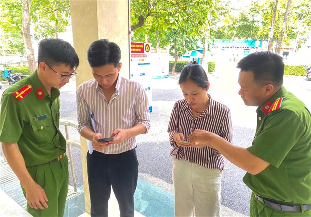 Lực lượng Công an Phú Thọ đồng hành cùng Nhân dân chung tay xây dựng và hoàn thiện hệ thống pháp luật của đất nước.