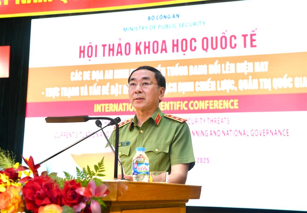 Thứ trưởng Trần Quốc Tỏ phát biểu tổng kết Hội thảo.