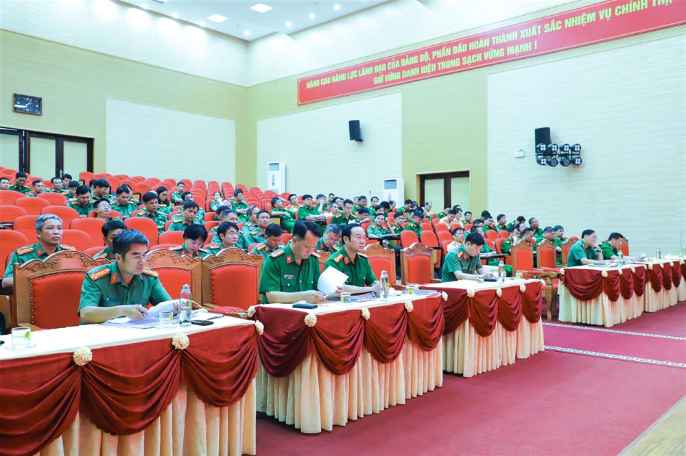 Các đại biểu dự Hội nghị.
