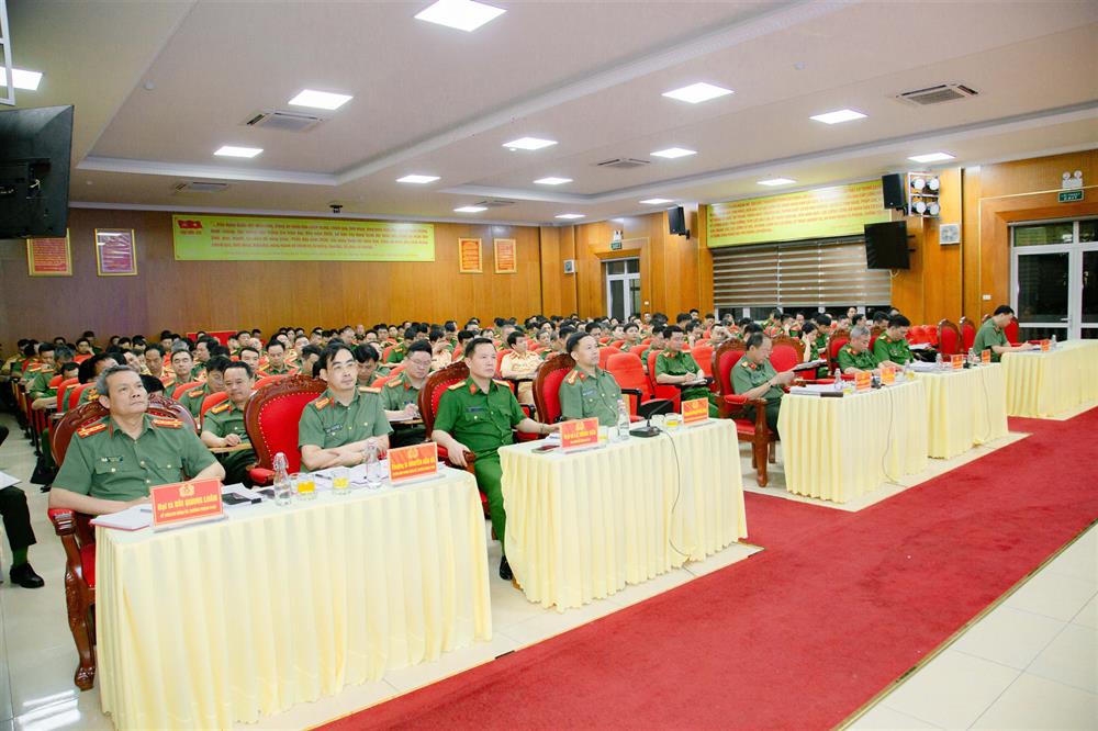 Các đại biểu dự buổi Lễ.