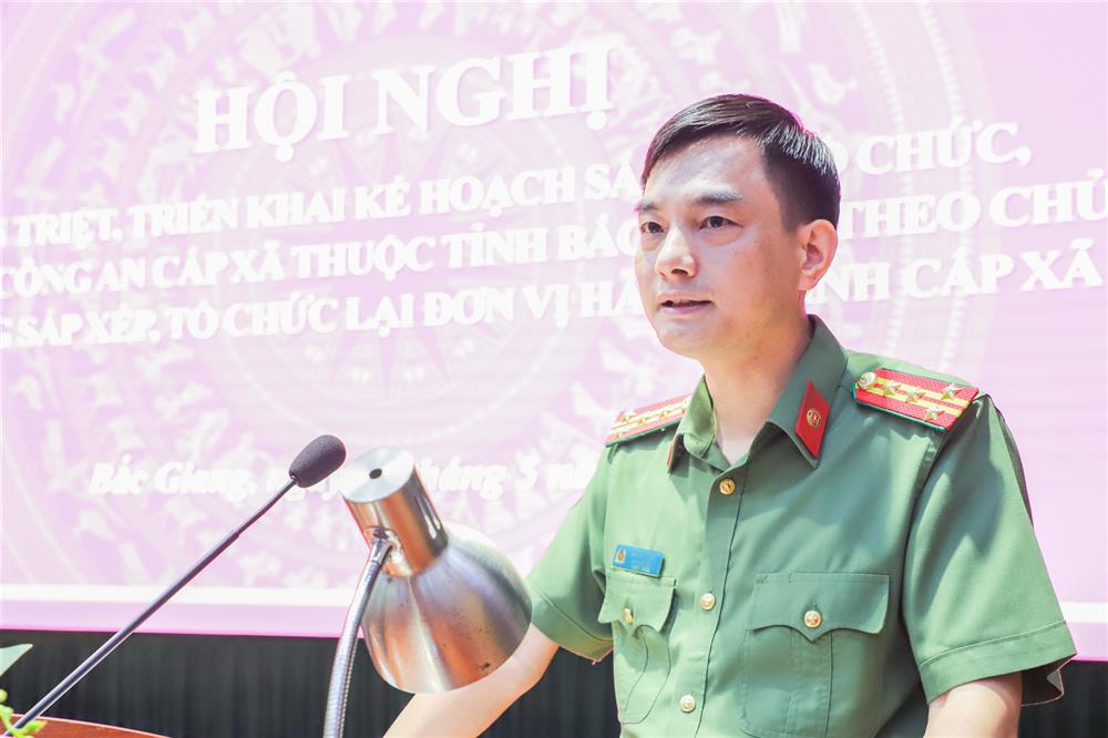 Đại tá Đỗ Đức Trịnh, Phó Giám đốc Công an tỉnh quán triệt các nội dung tại Hội nghị.