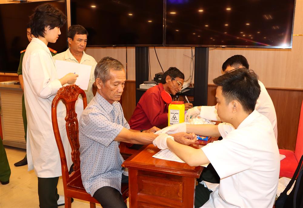 Bạc Liêu triển khai thu nhận mẫu ADN thân nhân liệt sĩ chưa xác định danh tính