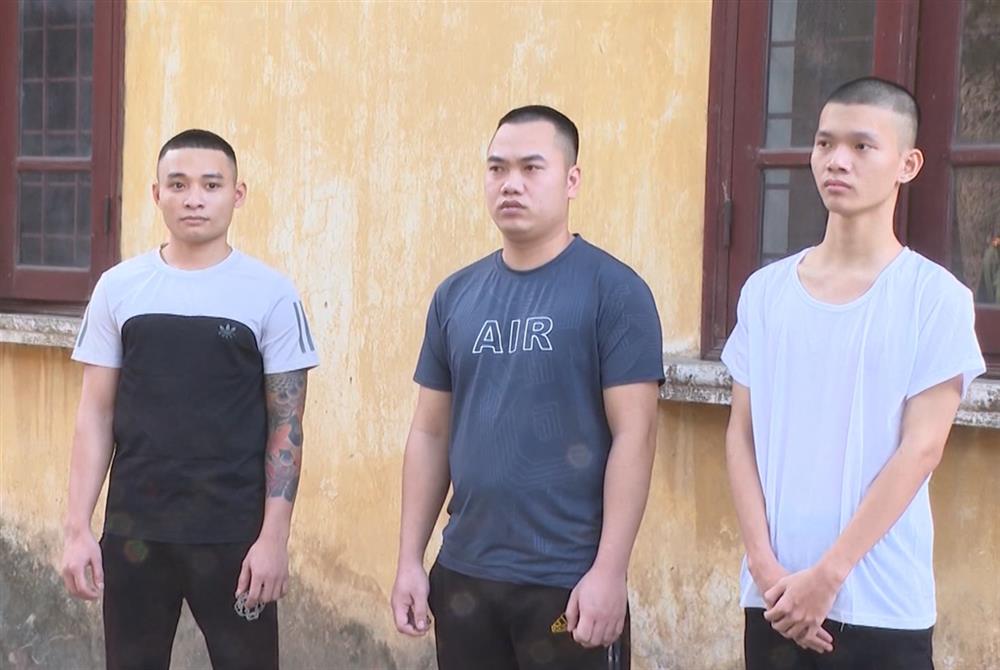 03 đối tượng (từ trái qua phải): Nguyễn Văn Tới, Vũ Quang Quỳnh, Lê Việt Hoàng (1)