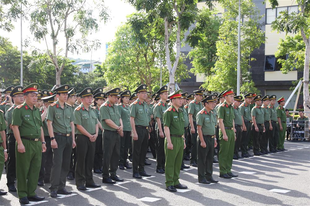 Cán bộ, chiến sĩ tham dự Chương trình.