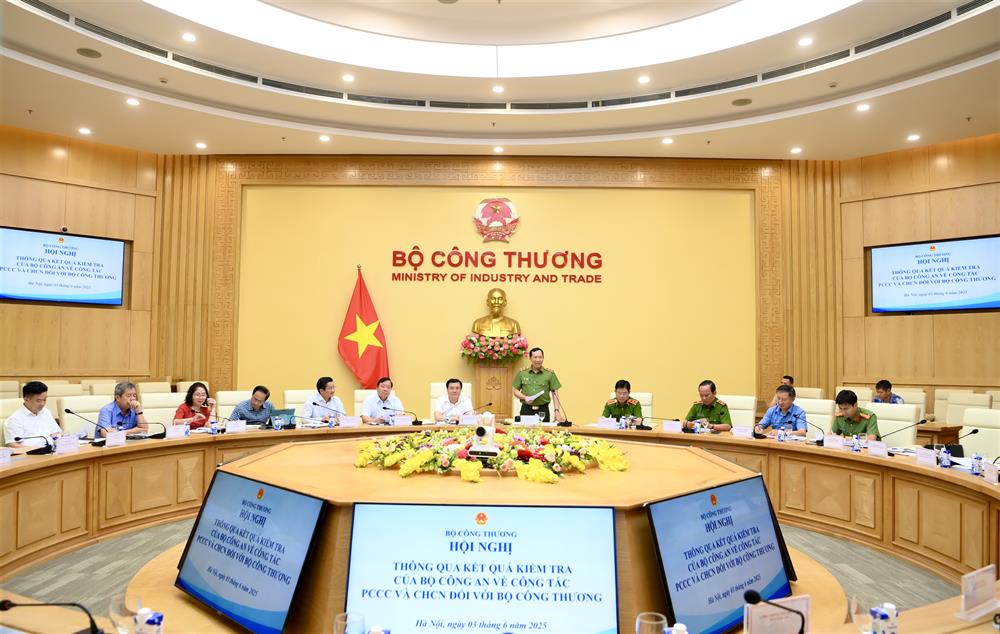 Toàn cảnh Hội nghị.