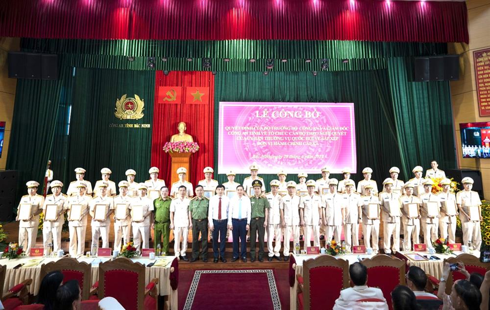 Các đại biểu dự buổi Lễ công bố.