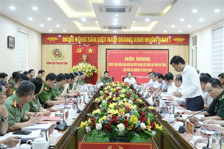 Toàn cảnh Hội nghị.
