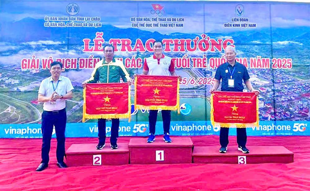Đội tuyển điền kinh Công an nhân dân giành giải Nhất toàn đoàn.