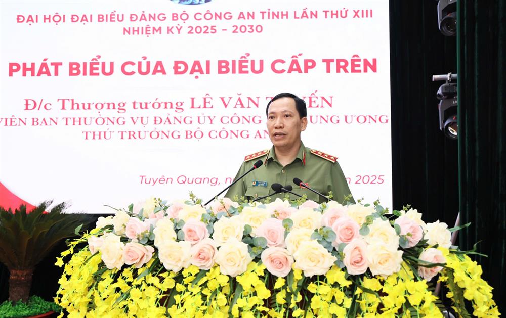 Thứ trưởng Lê Văn Tuyến phát biểu chỉ đạo Đại hội.