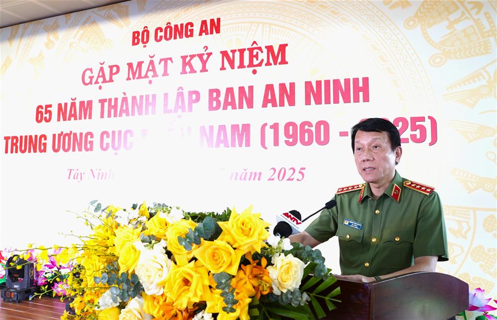 Bộ trưởng Lương Tam Quang phát biểu buổi gặp mặt.