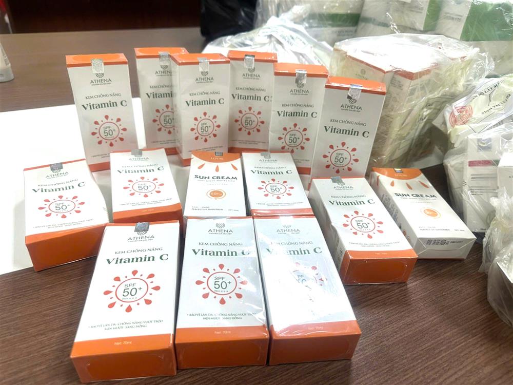Sản phẩm kem chống nắng nhãn hiệu Althena được xác định là hàng giả.
