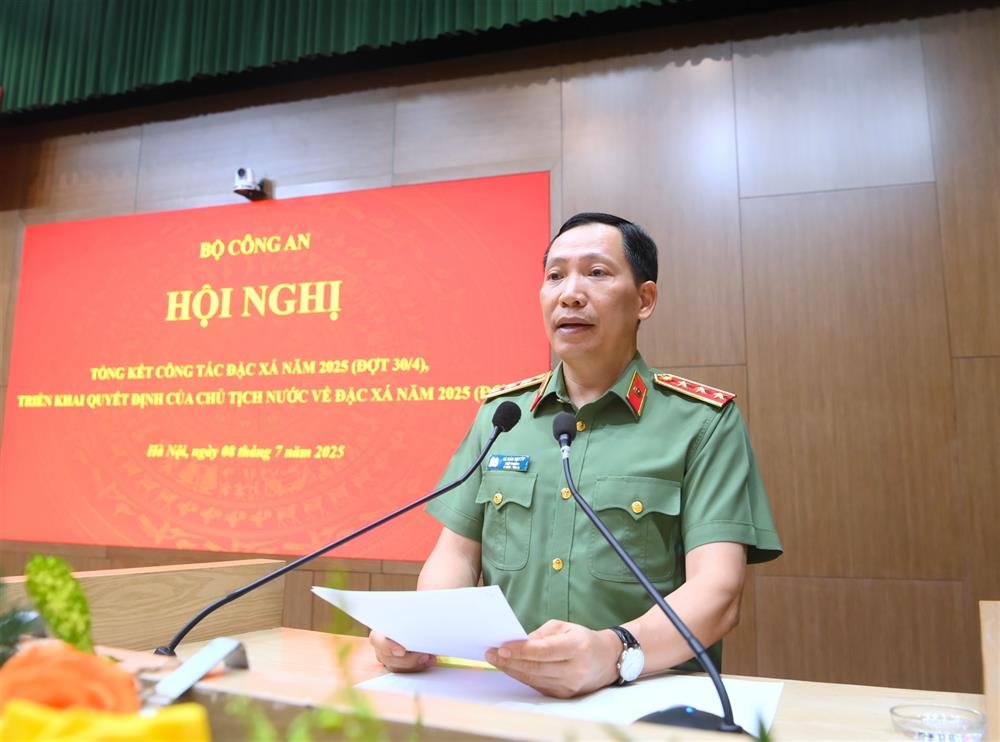 Thứ trưởng Lê Văn Tuyến phát biểu khai mạc Hội nghị.