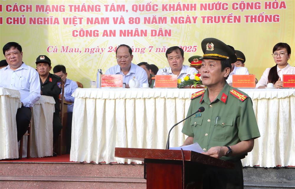 Đại tá Hồ Việt Triều, Giám đốc Công an tỉnh phát biểu tiếp thu.