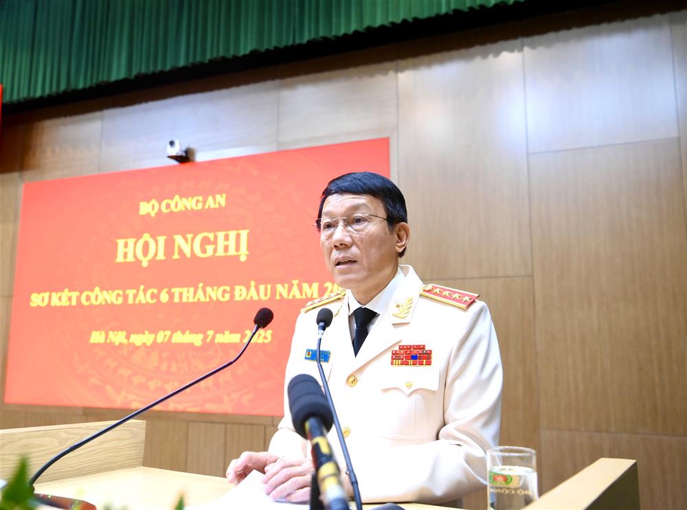 Bộ trưởng Lương Tam Quang phát biểu khai mạc Hội nghị.