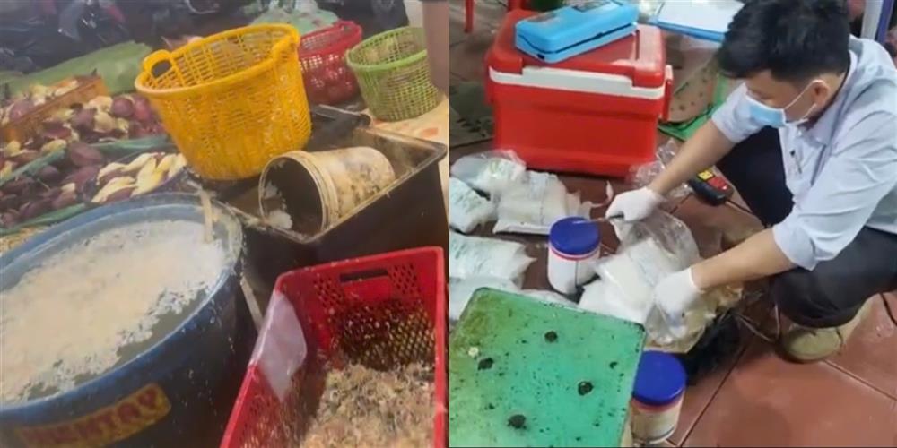 Các cơ sở đang ngâm hoa chuối bằng hóa chất vào thời điểm Đoàn kiểm tra phát hiện. 