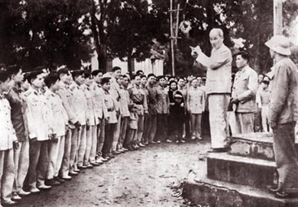 Chủ tịch Hồ Chí Minh đến thăm và huấn thị cho cán bộ, chiến sĩ Công an nhân dân tháng 2/1961 (Ảnh tư liệu)