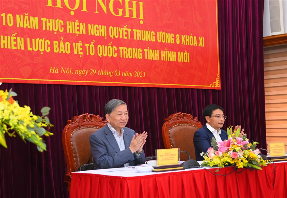 Đại tướng Tô Lâm, Ủy viên Bộ Chính trị, Bí thư Đảng ủy Công an Trung ương, Bộ trưởng Bộ Công an dự và phát biểu chỉ đạo Hội nghị.