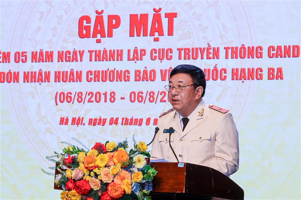 Thiếu tướng Đỗ Triệu Phong phát biểu tại buổi gặp mặt.