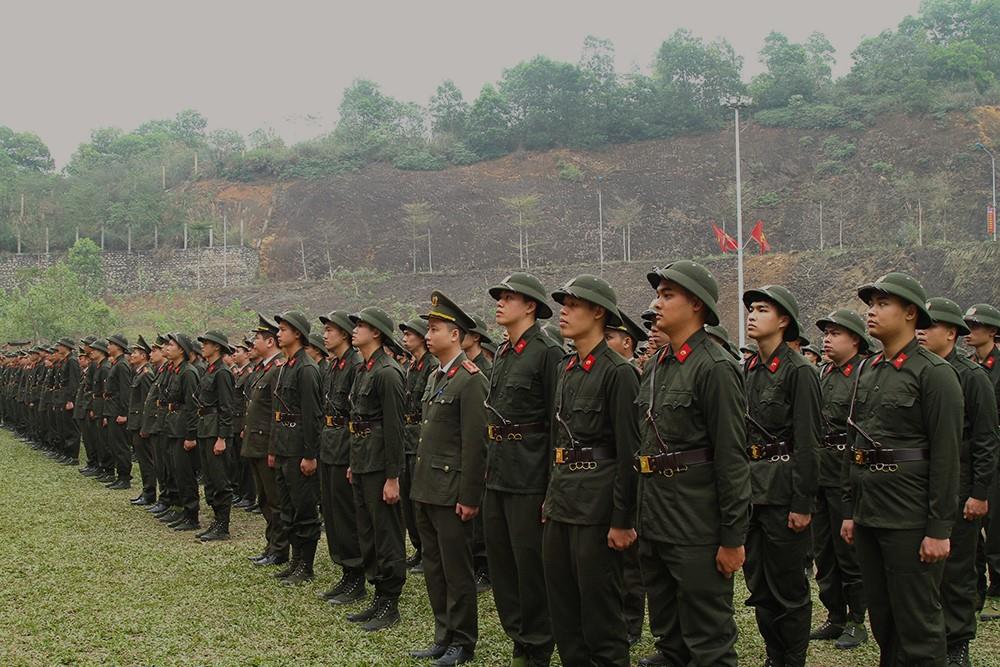 Các tân binh sẵn sàng bước vào khóa huấn luyện.