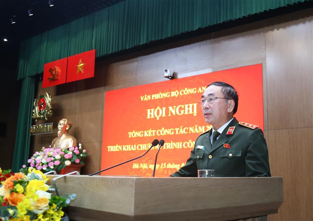 Thứ trưởng Trần Quốc Tỏ phát biểu tại Hội nghị triển khai công tác năm 2024 của Văn phòng Bộ Công an.