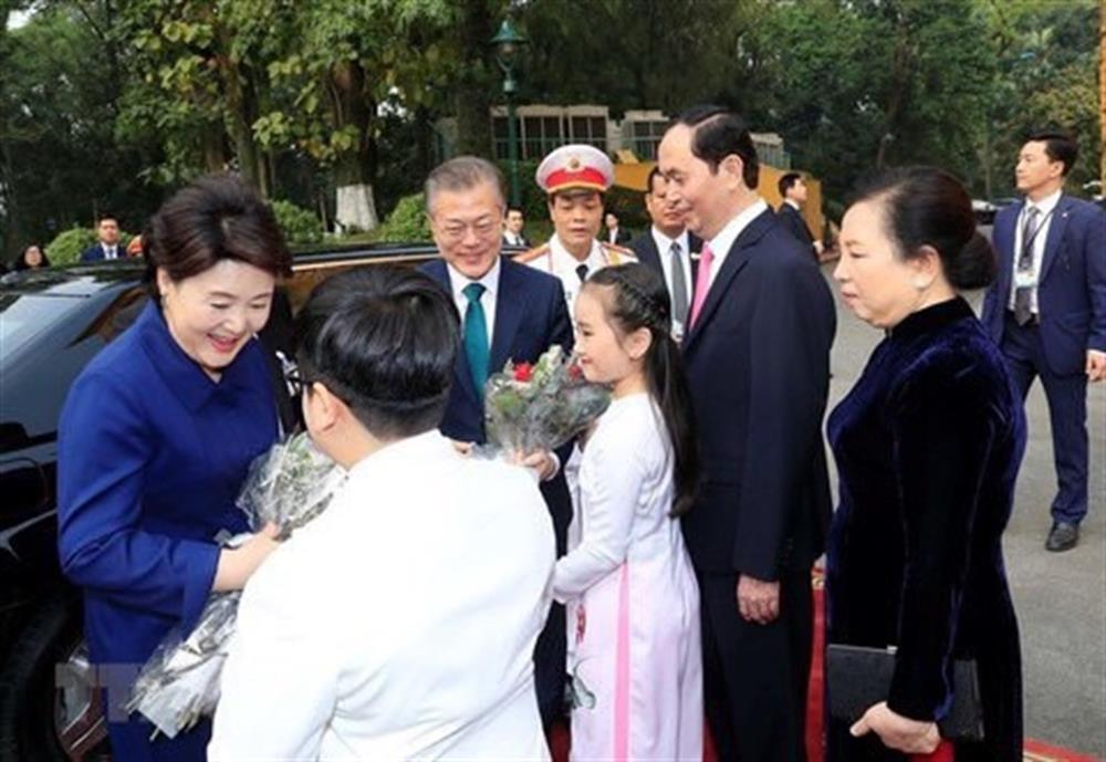 Thượng tá Phượng thực hiện nhiệm vụ bảo vệ Tổng thống Hàn Quốc và phu nhân sang thăm Việt Nam