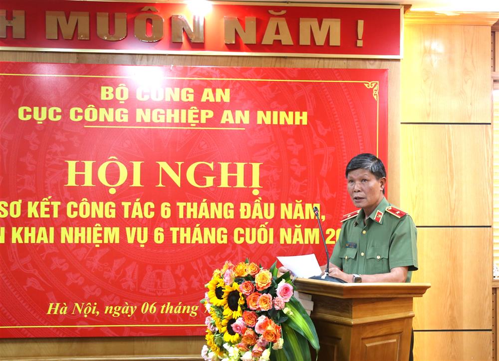 Thiếu tướng Nguyễn Thanh Trang phát biểu tại Hội nghị.