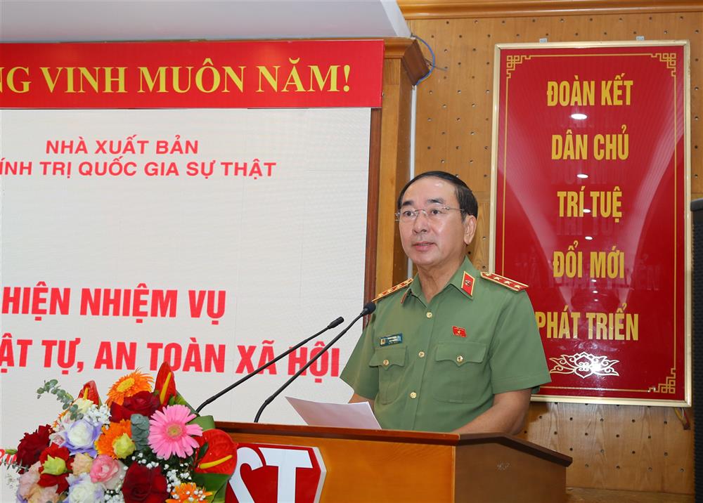 Thứ trưởng Trần Quốc Tỏ phát biểu tại buổi Lễ.