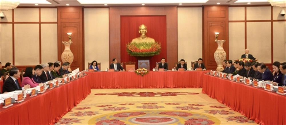 Tổng Bí thư nhấn mạnh, trong quá trình xây dựng các văn kiện Đại hội XIV của Đảng, phải gắn kết nhuần nhuyễn việc nghiên cứu lý luận với tổng kết thực tiễn phát triển trên các lĩnh vực - Ảnh: VOV