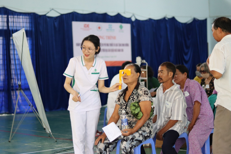 Bệnh viện 199 phối hợp với Hội chữ thập đỏ TP Đà Nẵng chăm sóc sức khoẻ cho cộng đồng, người lao động trong ngày 16/9. 