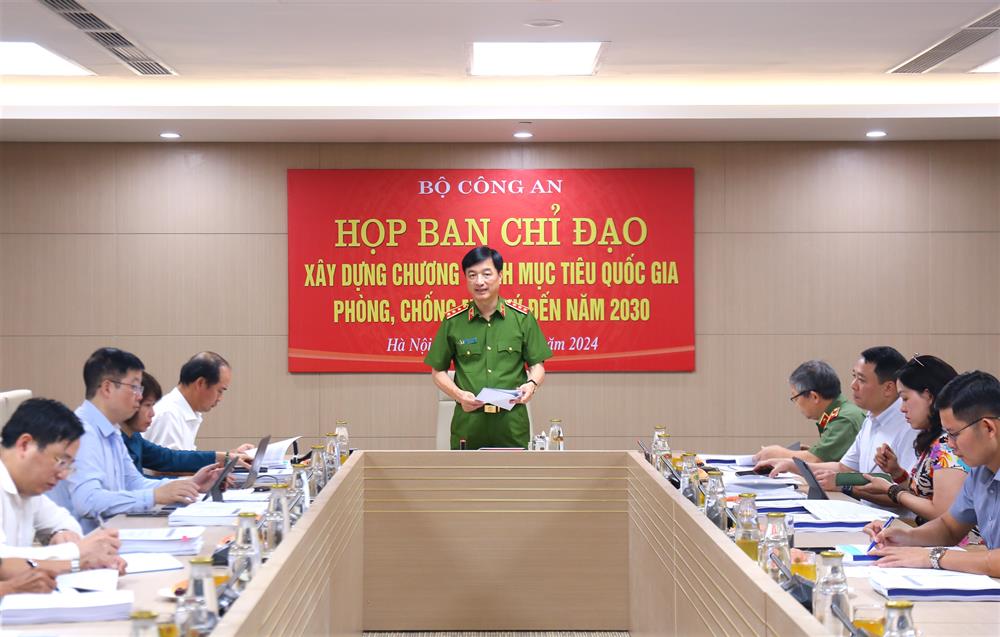 Thứ trưởng Nguyễn Duy Ngọc chủ trì cuộc họp.