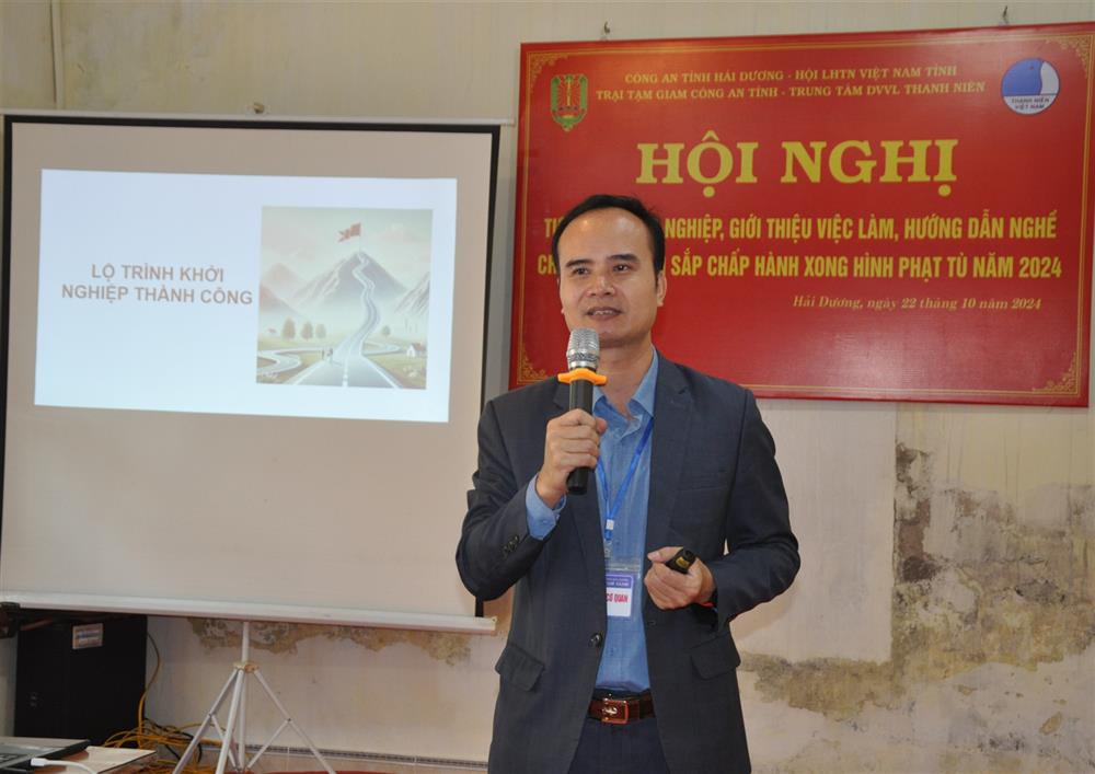 Ông Nguyễn Văn Huy, Giám đốc, Nhà huấn luyện doanh nghiệp, công ty TNHH TOCEO hướng dẫn hỗ tư vấn phần khởi nghiệp, giúp phạm nhân định hướng nghề nghiệp.