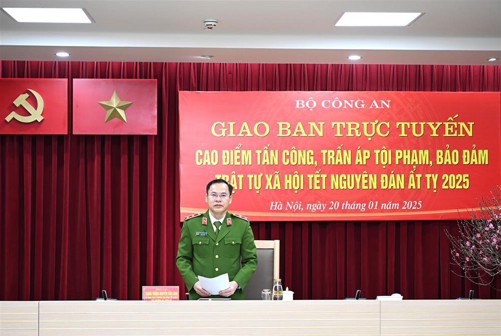 Thứ trưởng Nguyễn Văn Long phát biểu chỉ đạo tại Hội nghị.