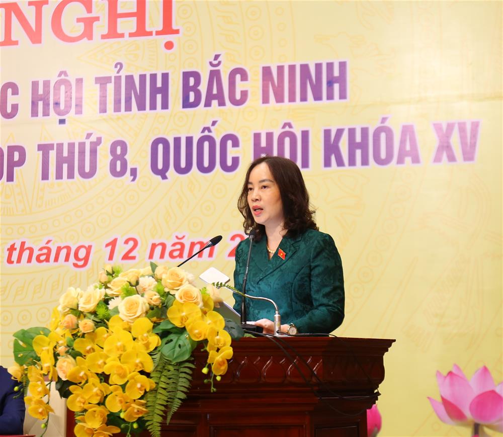 đồng chí Nguyễn Thị Kim Anh, Uỷ viên Thường trực Uỷ ban Khoa học, Công nghệ và Môi trường của Quốc hội báo cáo với cử tri kết quả Kỳ họp thứ 8, Quốc hội khoá XV