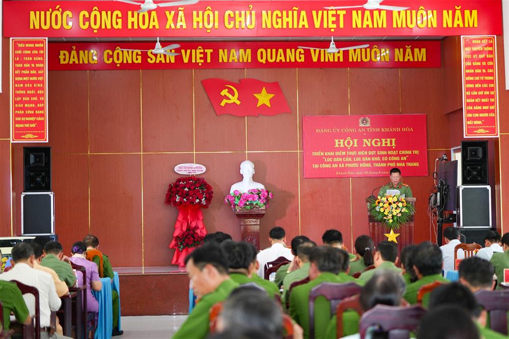 Toàn cảnh hội nghị.