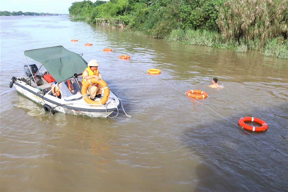 Tổ chức hành quân thực binh bằng xuống máy 