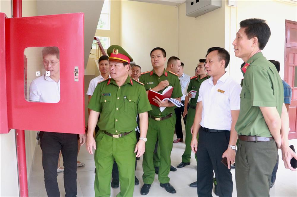 Đoàn kiểm tra liên ngành của Công an TP do Đại tá Phạm Viết Dũng, Phó Giám đốc Công an TP làm Trưởng đoàn kiểm tra công tác PCCC và CNCH tại khu ký túc xá Trường Đại học Hàng Hải