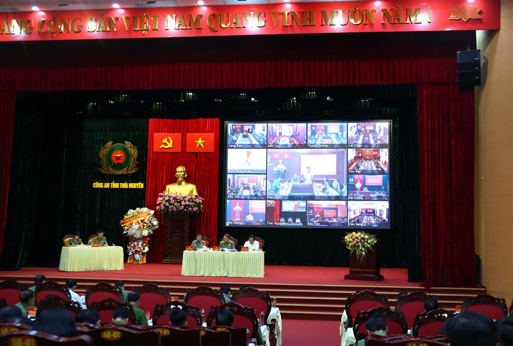 Hội thảo được truyền hình trực tuyến từ hội trường Công an tỉnh Thái Nguyên đến hội trường Công an các tỉnh vùng trung du và miền núi Bắc Bộ.