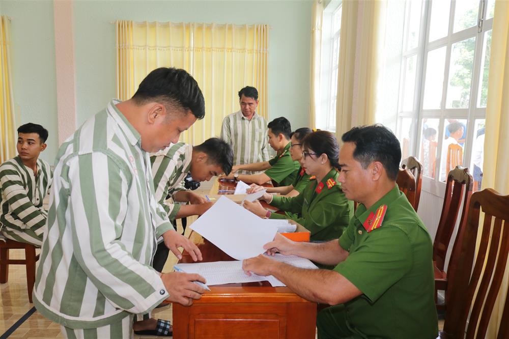 Trại giam Cao Lãnh, Bộ Công an tổ chức Lễ công bố Quyết định đặc xá của Chủ tịch nước nhân dịp lễ 30/4 và 01/5 cho 109 phạm nhân đang chấp hành án tại Trại.