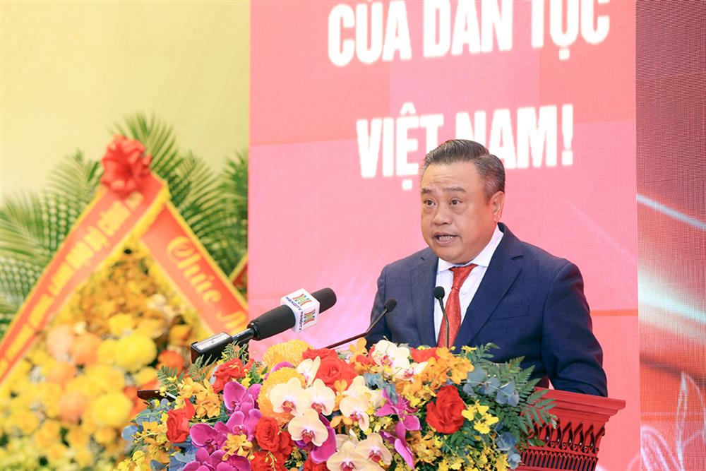 Chủ tịch UBND thành phố Trần Sỹ Thanh phát biểu tại Đại hội.